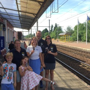 Jong VLD deelt ijsjes&nbsp;uit